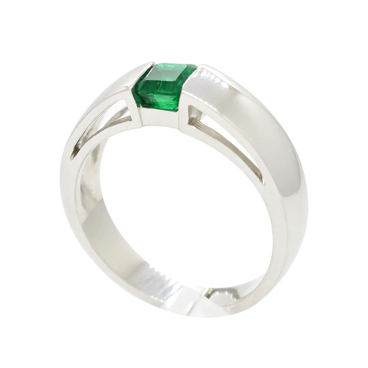 18K White Gold Ring With Emerald Cut Emerald