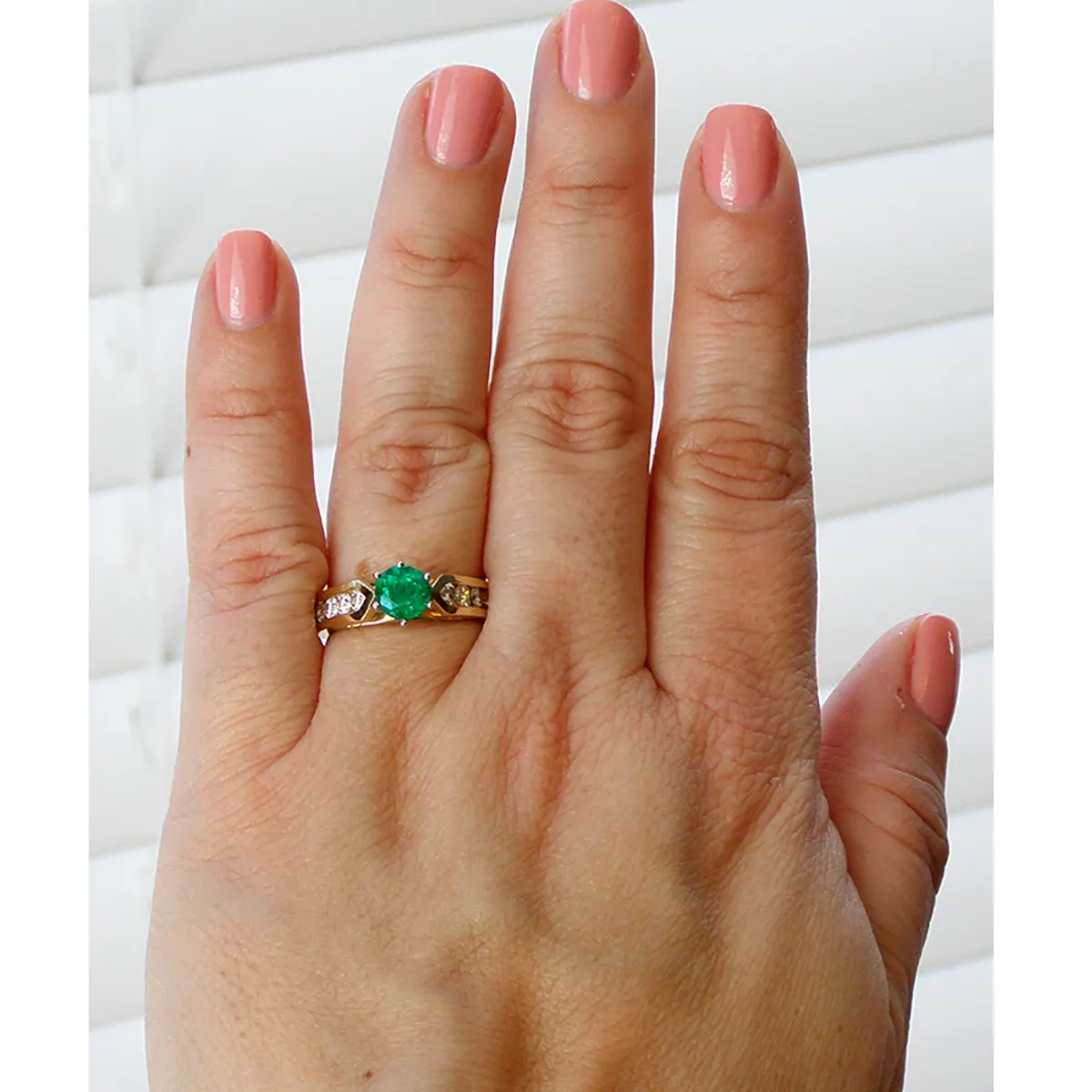 1_carat_genuine_colombian_emerald_ring.webp