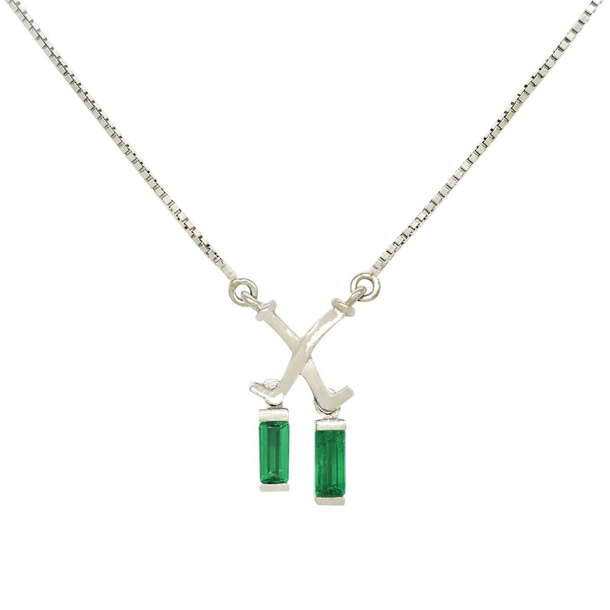 Queen Emerald ~ small-bezel-setting-solitaire-emerald-necklace -with-oval-shape-natural-emerald