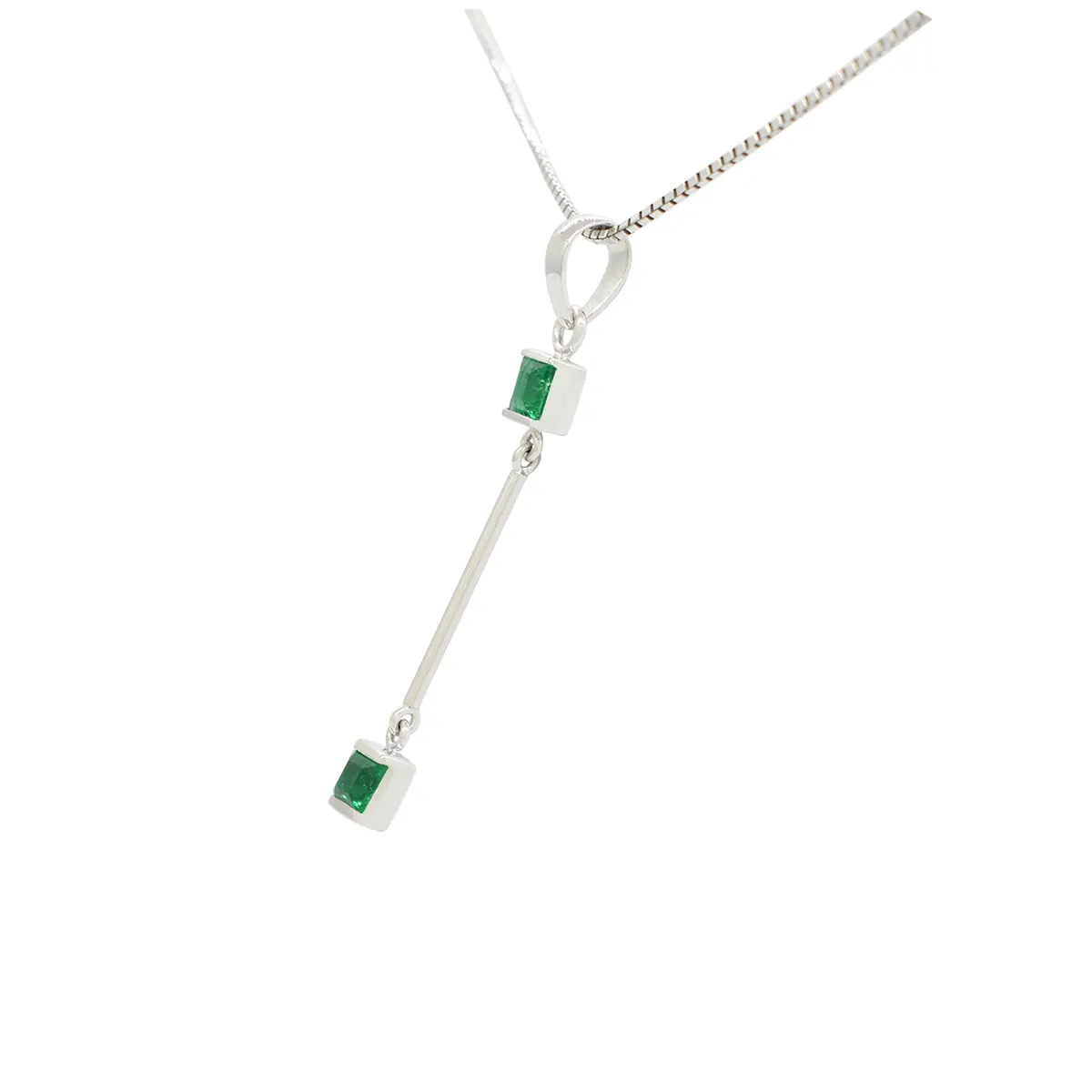 delicate_thin_emerald_necklace_white_gold.webp
