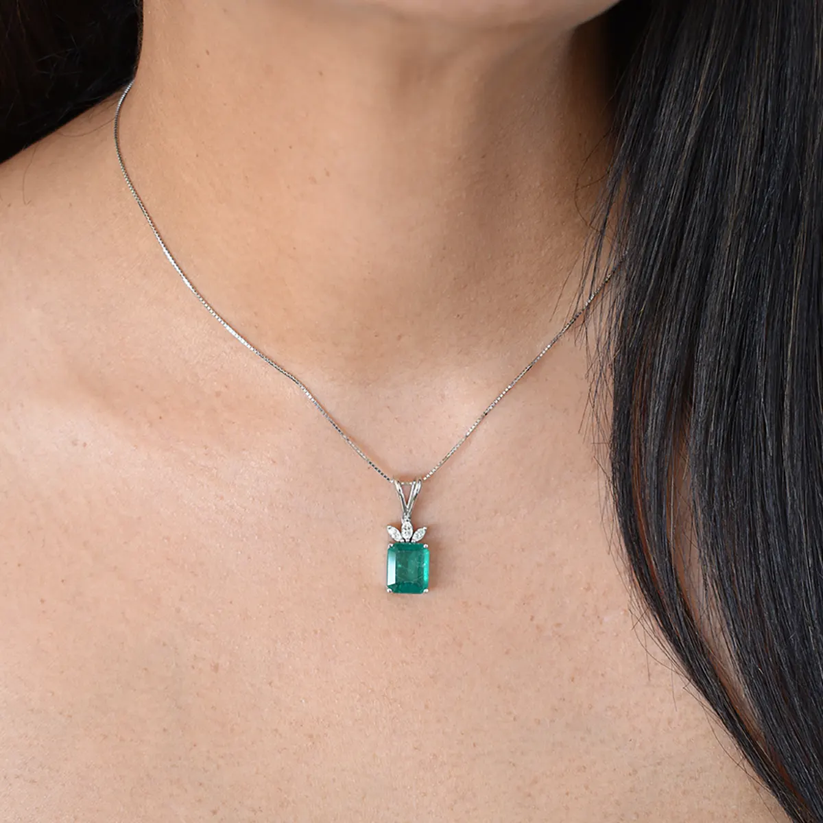 Large Emerald Pendant Necklace - Veda Jewelry