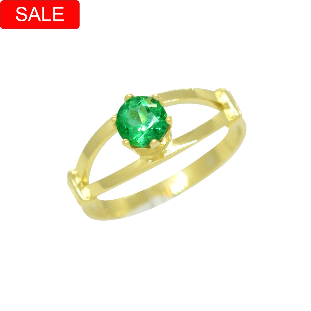 Soliatire emerald ring in 18K gold with 0.42 carats round-cut natural emerald from Colombia in a simple engagement ring design