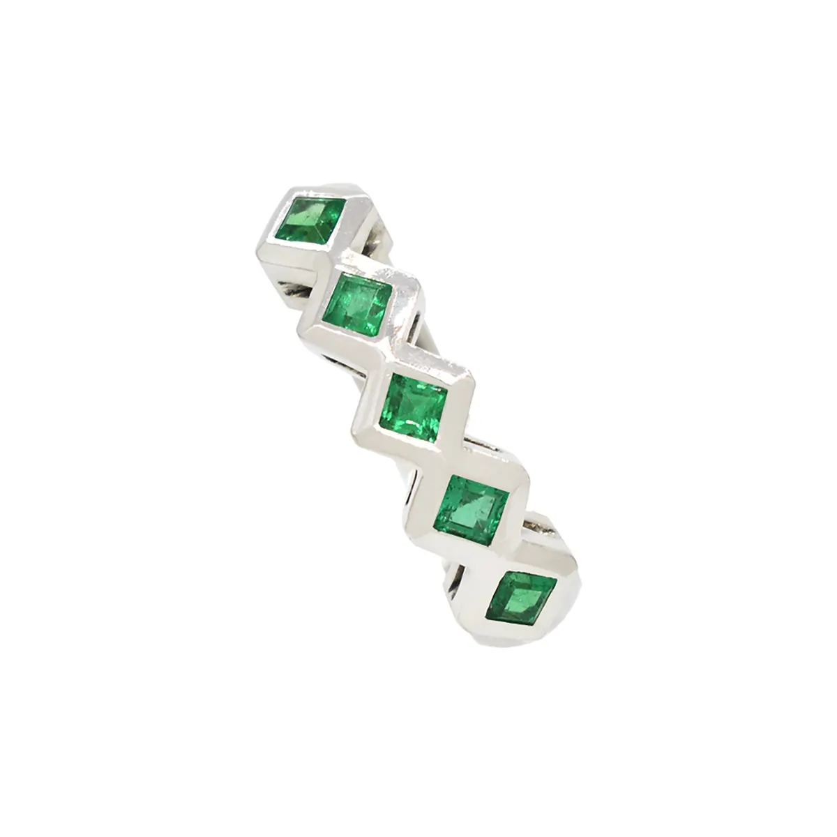 The 5 square cut emeralds cover the center part of the ring. They are set in rhombus shapes and connected in their corners