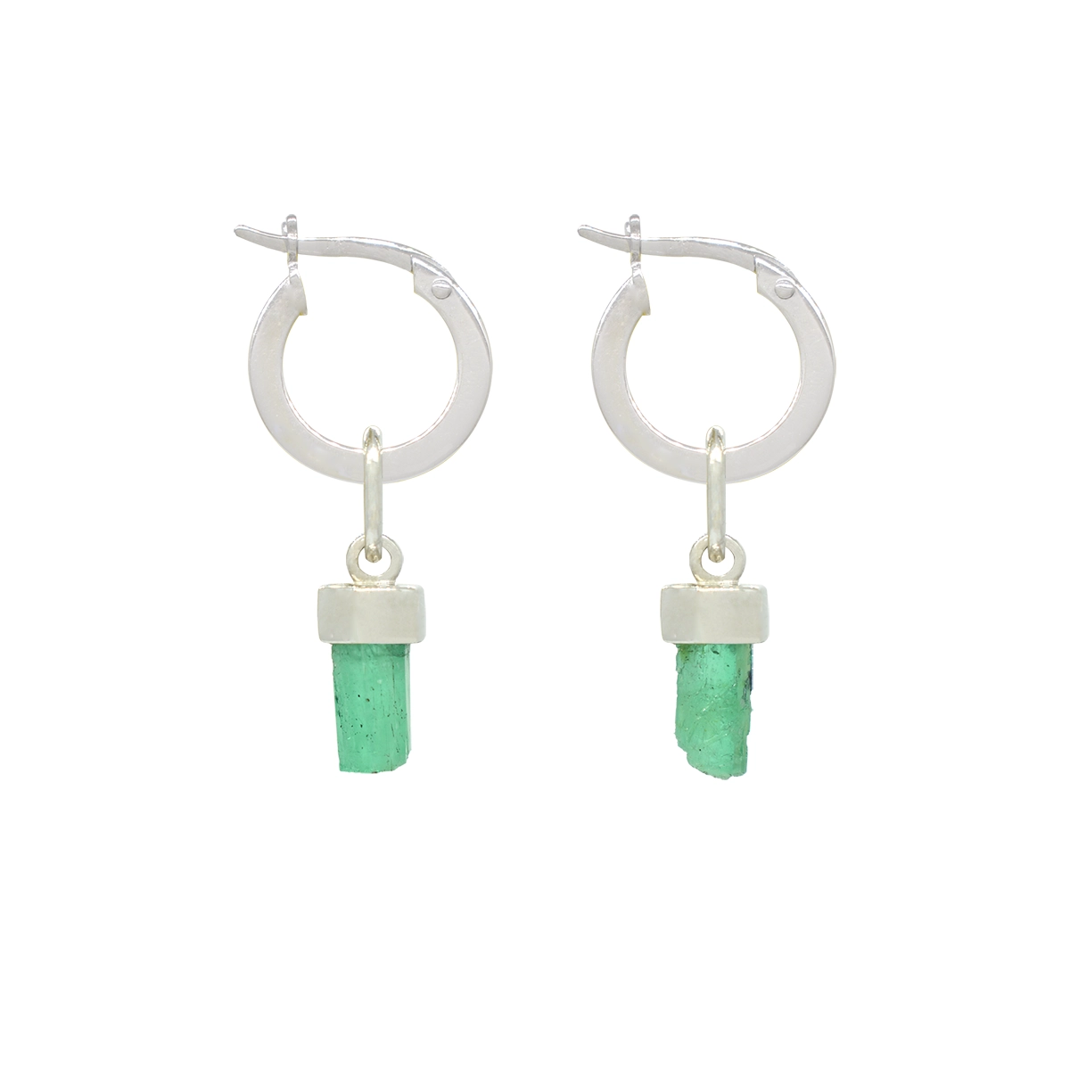 Circular dangle earrings in white gold with 2 raw green emeralds