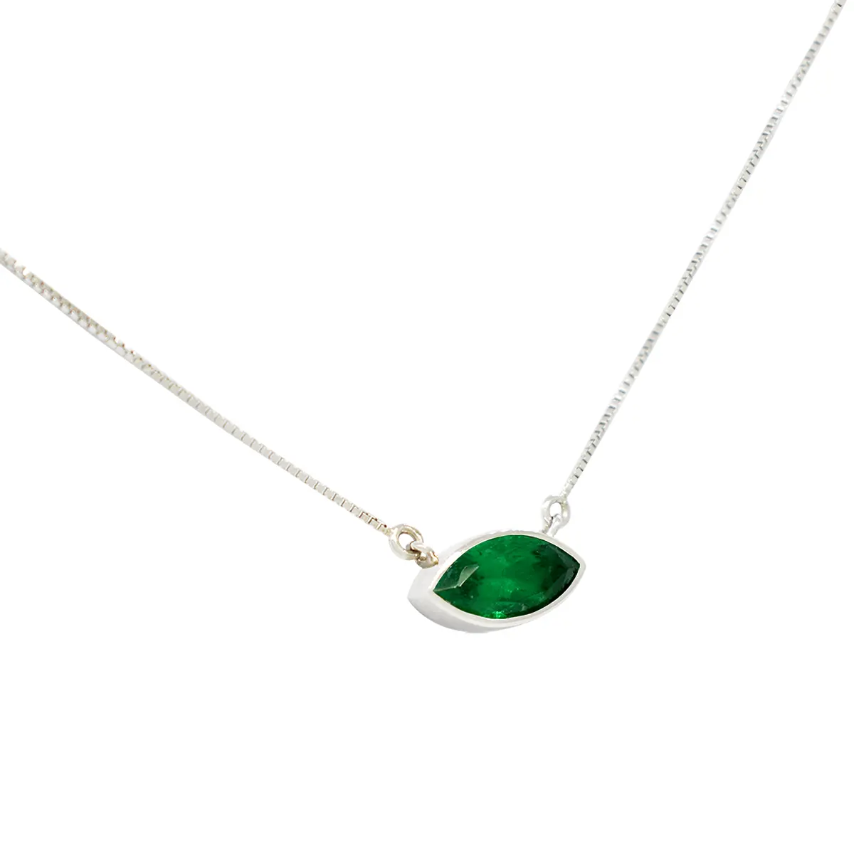 Green eye-shaped emerald necklace in white gold with real high-quality Colombian emerald set east-west in a solitaire necklace design