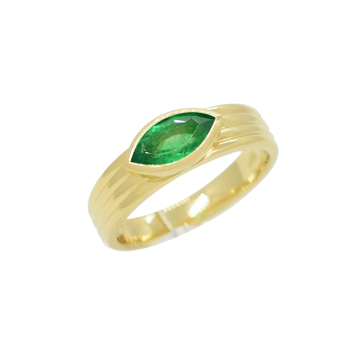 18k-gold-solitaire-emerald-ring-with-marquise-shape-natural-emerald